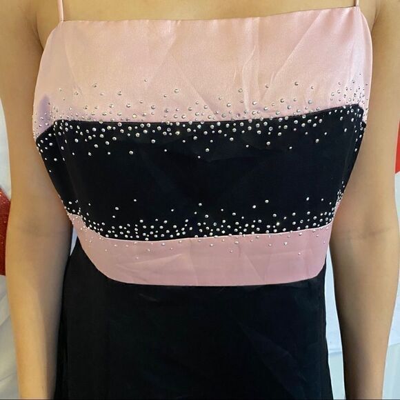 Dave & Johnny black and pink satiny gown - Picture 3 of 7